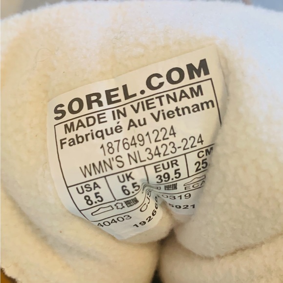 Sorel Winter Boots - Water Resistant constructed w/ Suede & Wool Fabrics - Picture 4 of 4